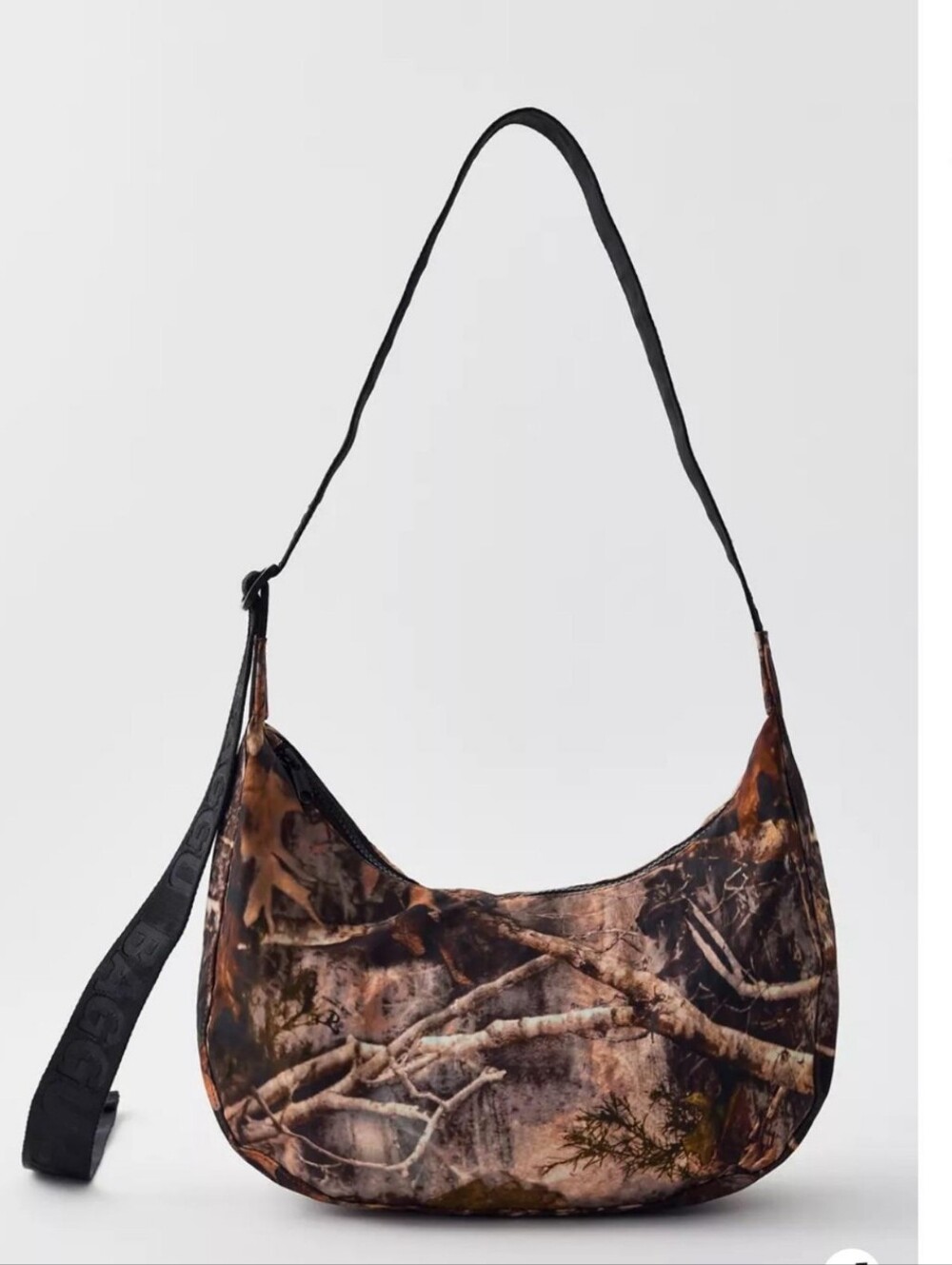 Photo Forest BAGGU Medium Crescent Shoulder Bag - Black/Brown